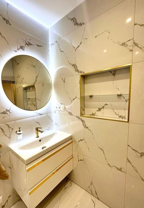 Luxury Apartment In บราติสลาวา ภายนอก รูปภาพ
