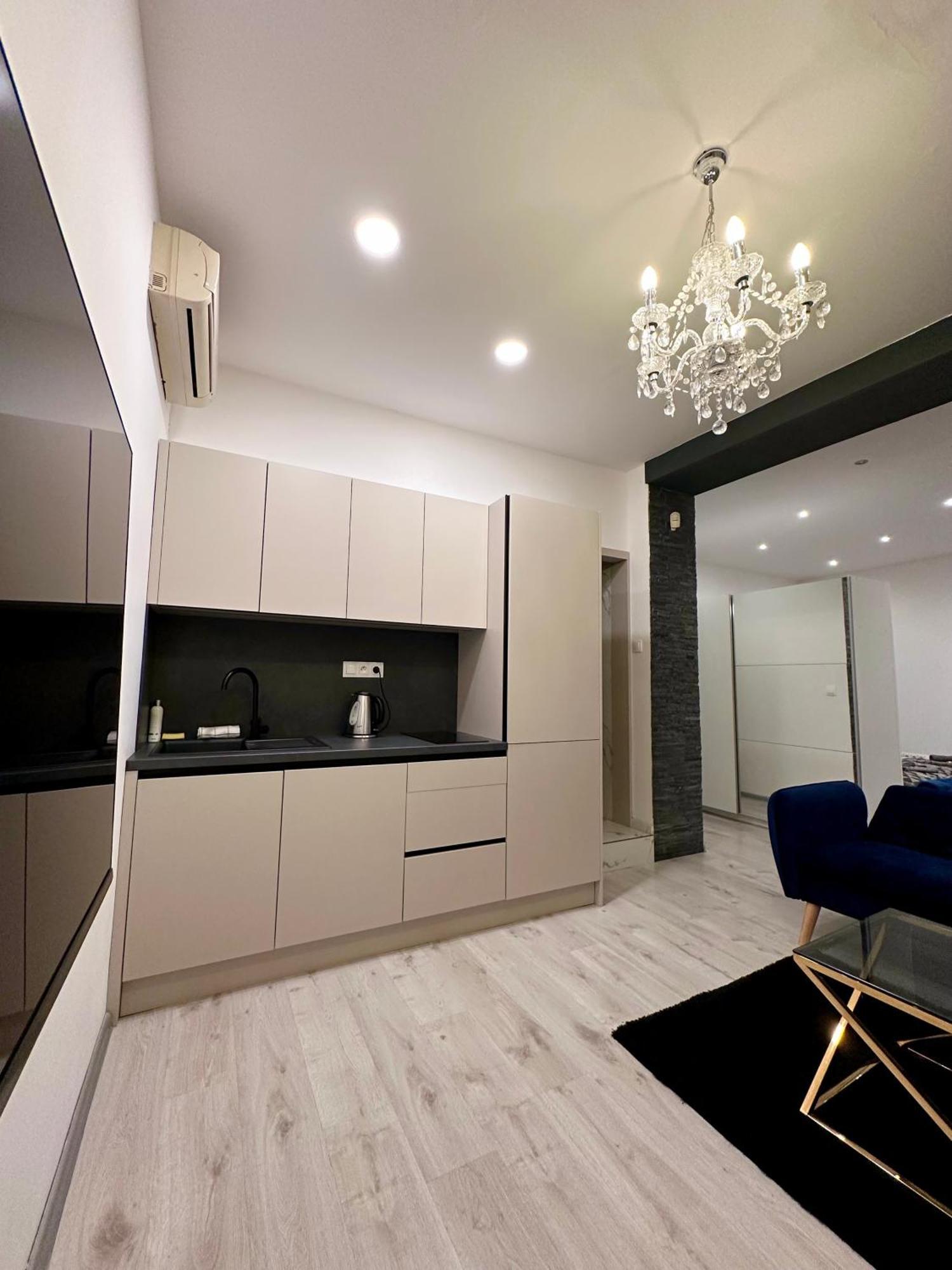 Luxury Apartment In บราติสลาวา ภายนอก รูปภาพ