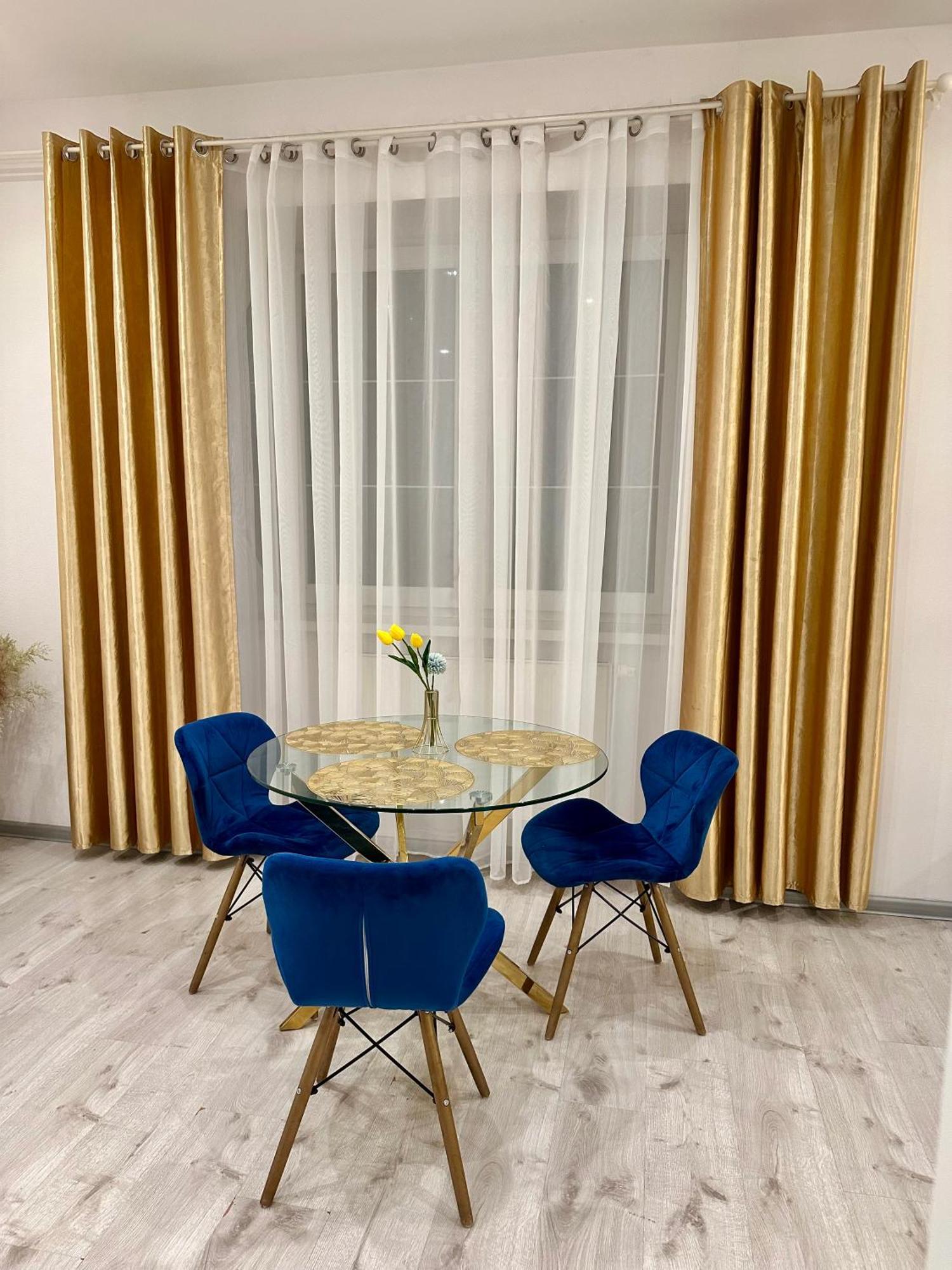 Luxury Apartment In บราติสลาวา ภายนอก รูปภาพ